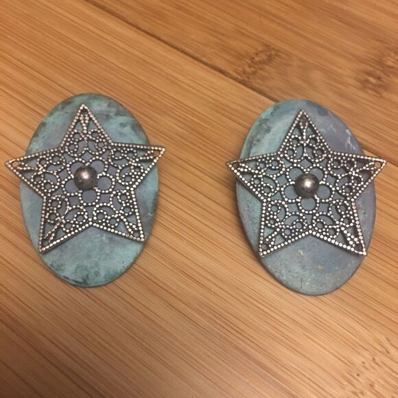 Star Shell Earrings - Picture 2 of 5